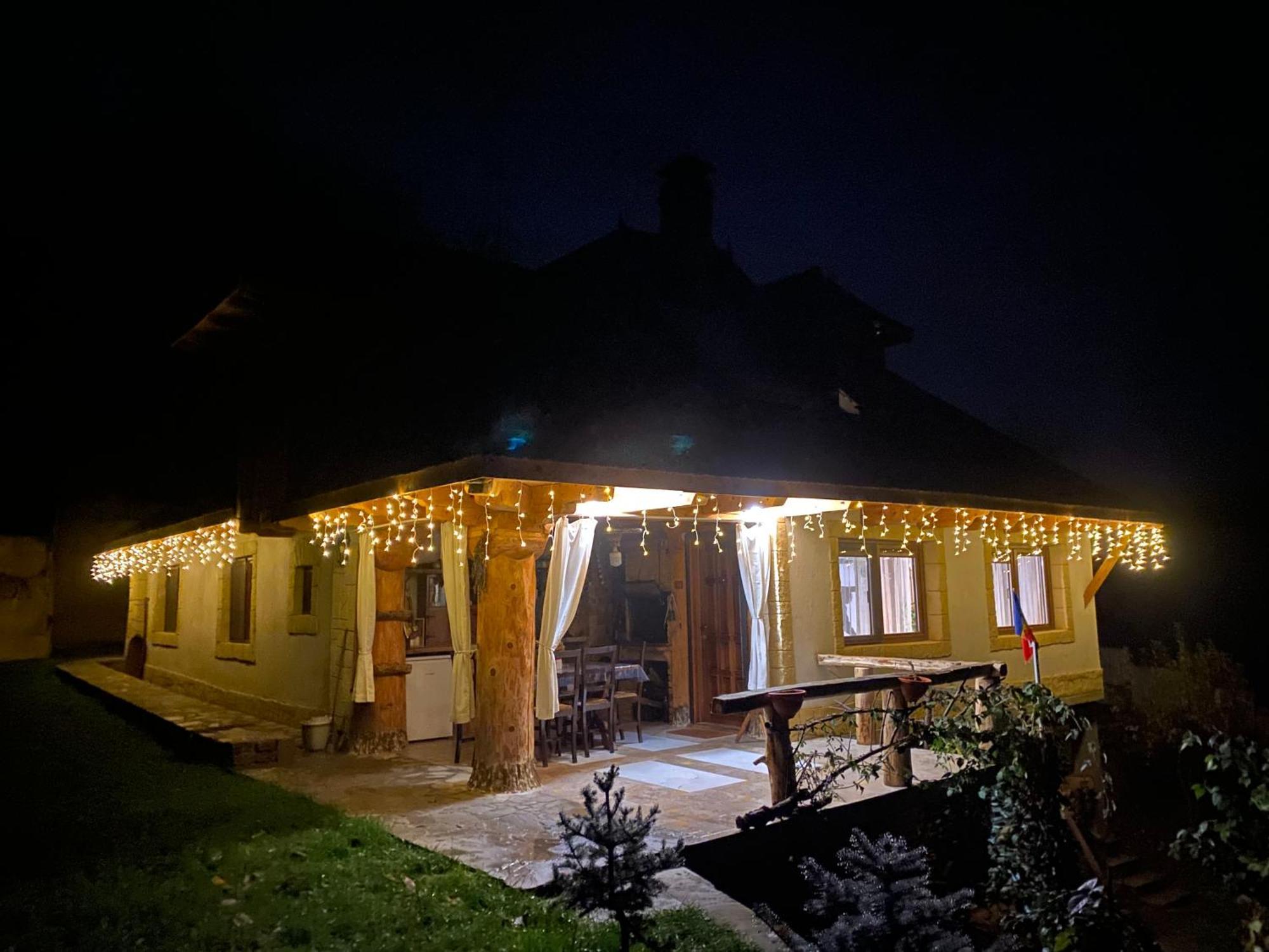 발레니드몬티 Casa Cu Sindrila 빌라 외부 사진