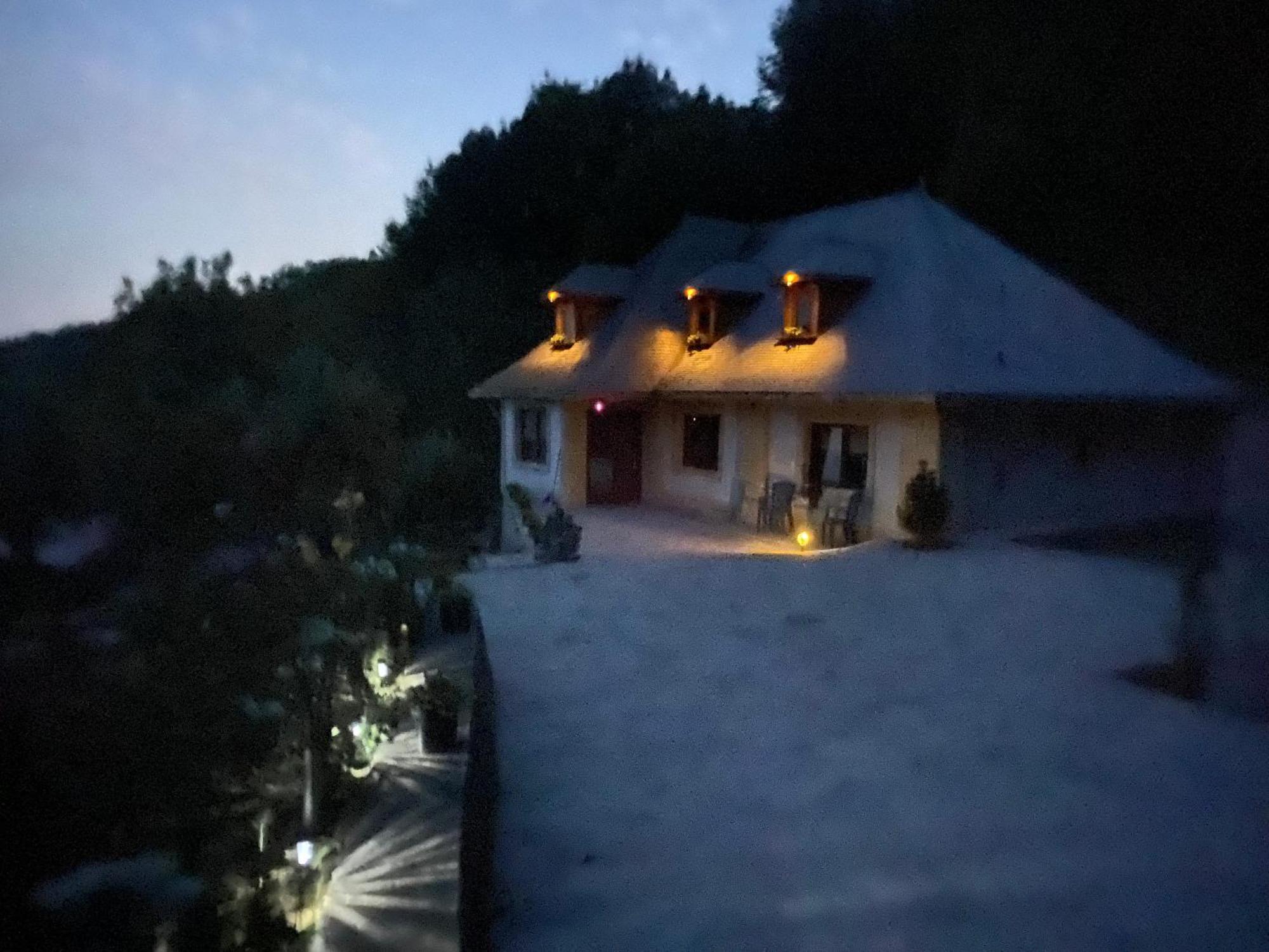 발레니드몬티 Casa Cu Sindrila 빌라 외부 사진