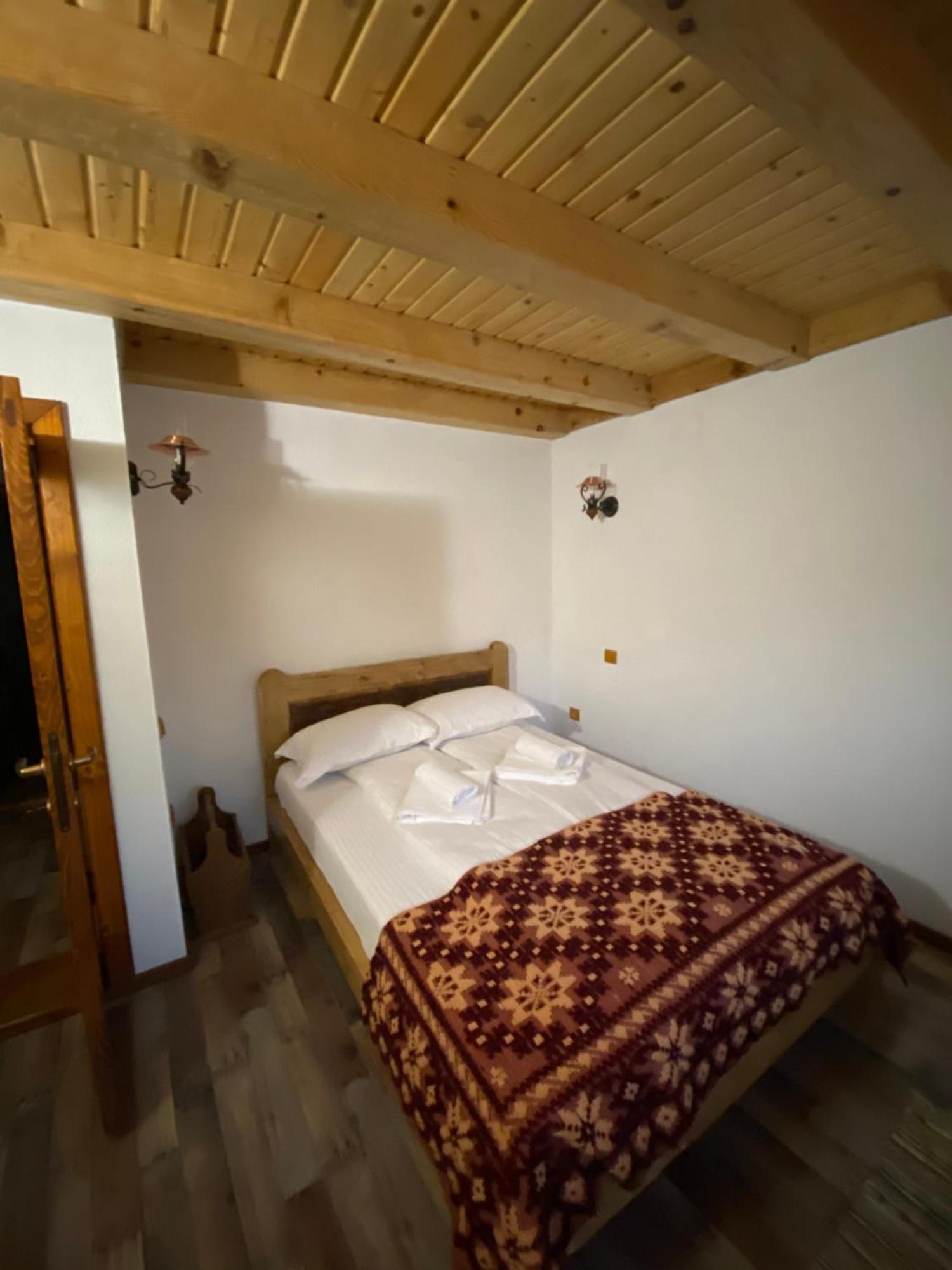 발레니드몬티 Casa Cu Sindrila 빌라 외부 사진